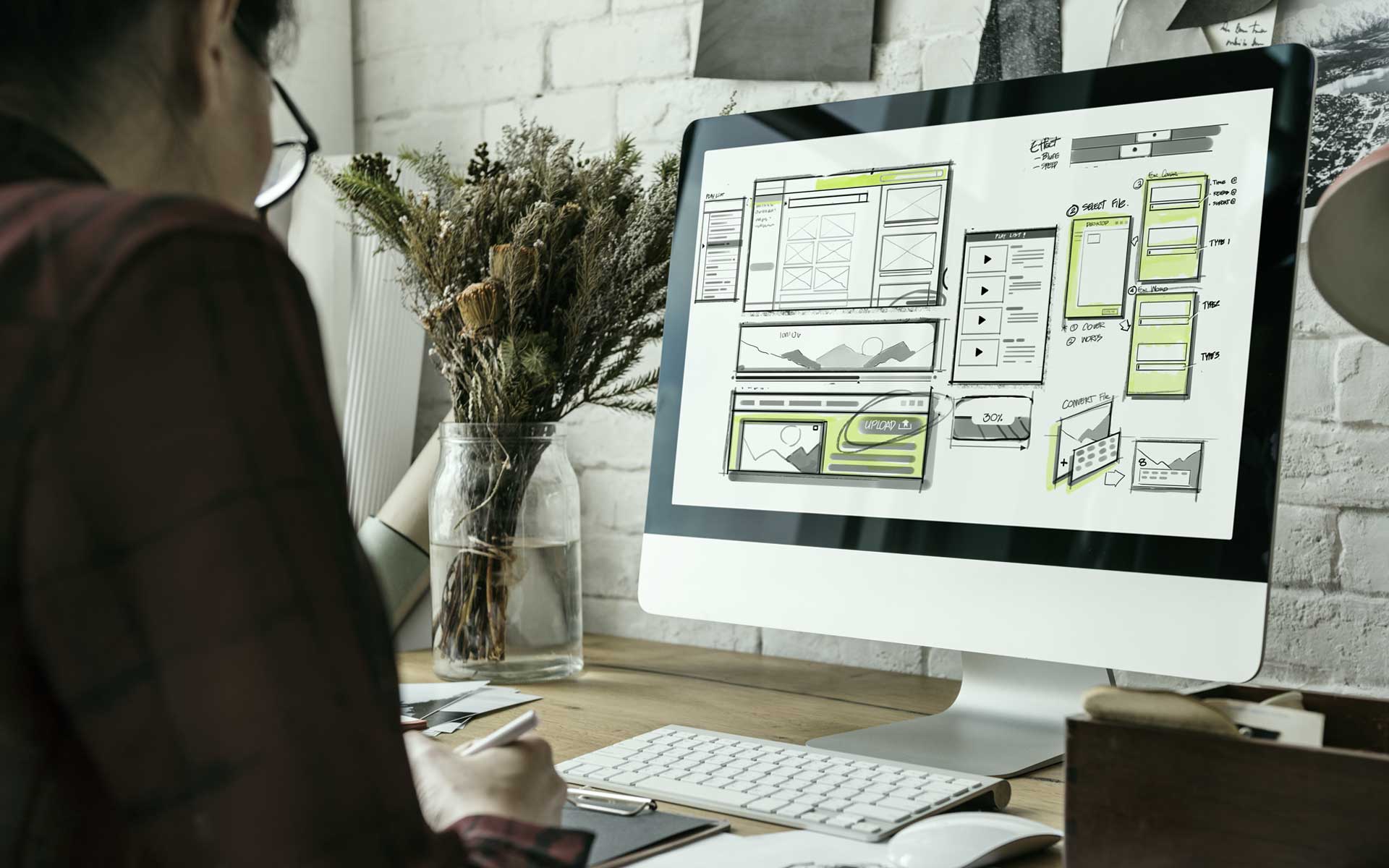 Learn what UX is and how to apply it to your company’s marketing, chiefly your website.